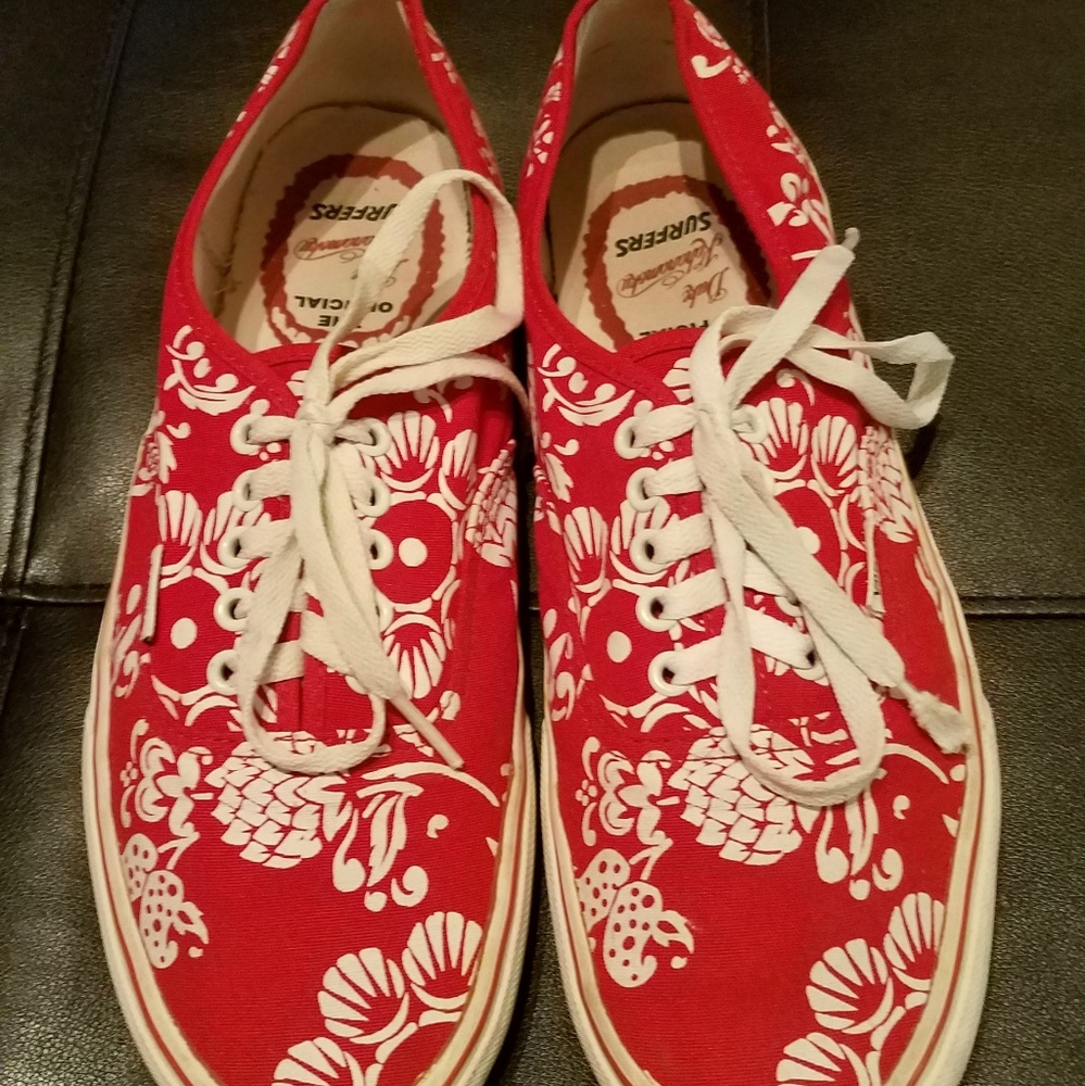 Rare collectable Van's Duke Kahanamoku